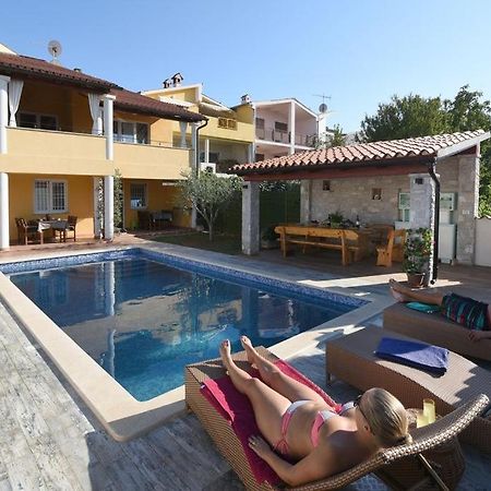 Villa Ulika - 3 Apt For 4 Persons PUY 외부 사진