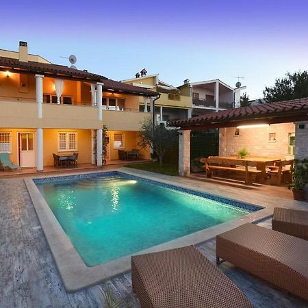 Villa Ulika - 3 Apt For 4 Persons PUY 외부 사진