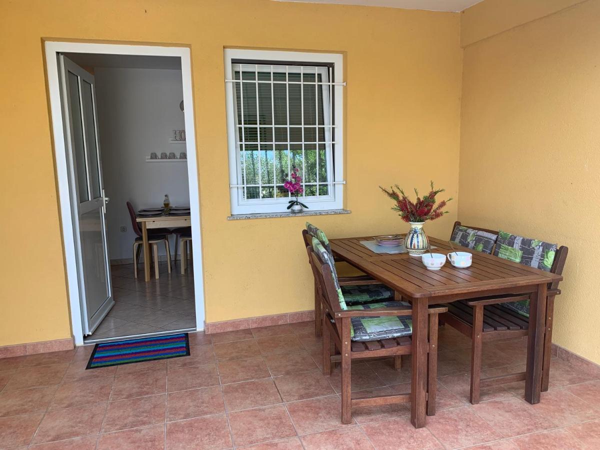 Villa Ulika - 3 Apt For 4 Persons PUY 외부 사진