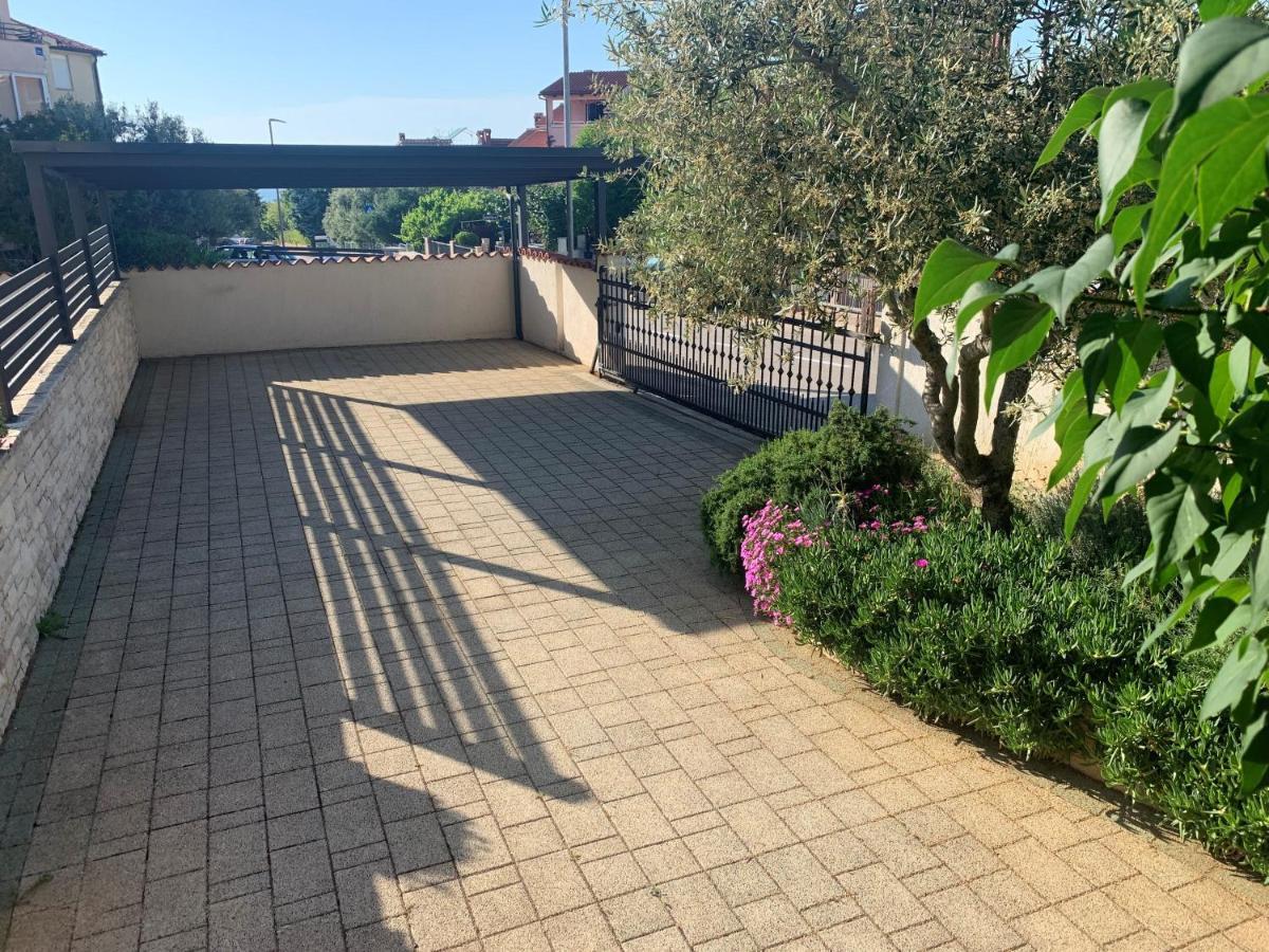 Villa Ulika - 3 Apt For 4 Persons PUY 외부 사진