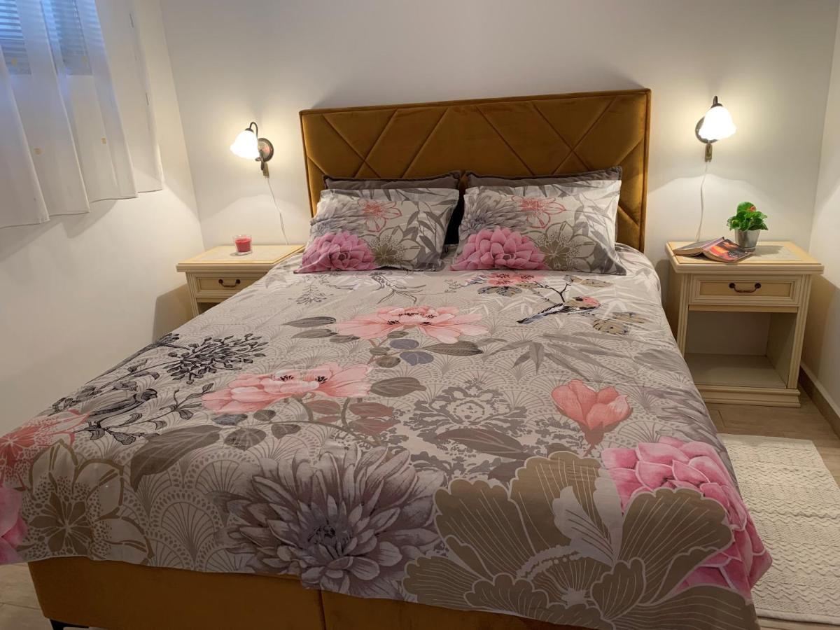 Villa Ulika - 3 Apt For 4 Persons PUY 외부 사진