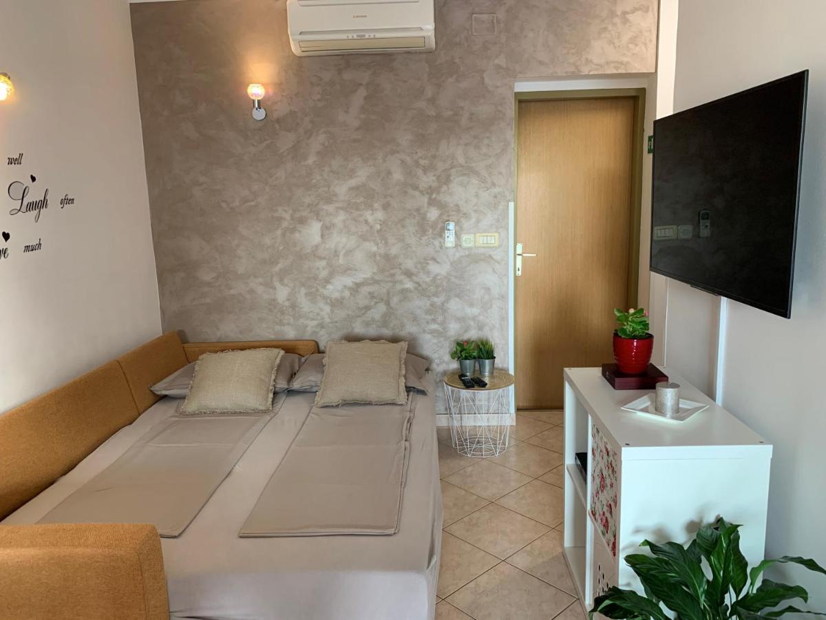 Villa Ulika - 3 Apt For 4 Persons PUY 외부 사진