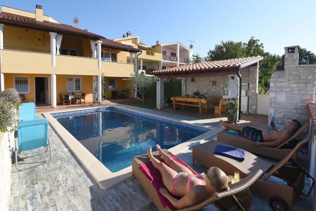 Villa Ulika - 3 Apt For 4 Persons PUY 외부 사진