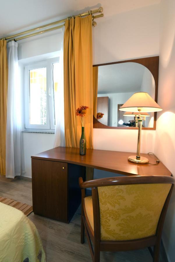 Villa Ulika - 3 Apt For 4 Persons PUY 외부 사진